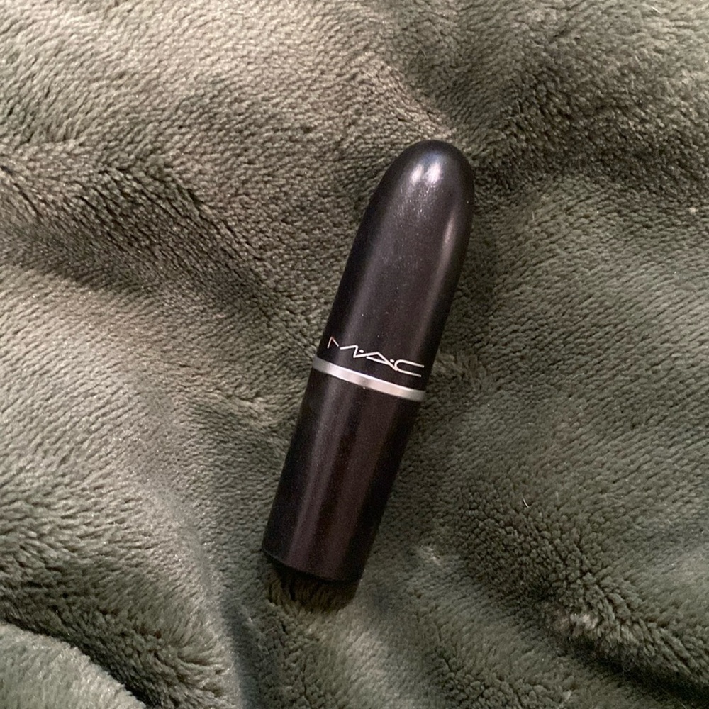 MAC Cosmetics Lustre Lipstick BRAND NEW in shade:FRECKLETONE. Neutral color